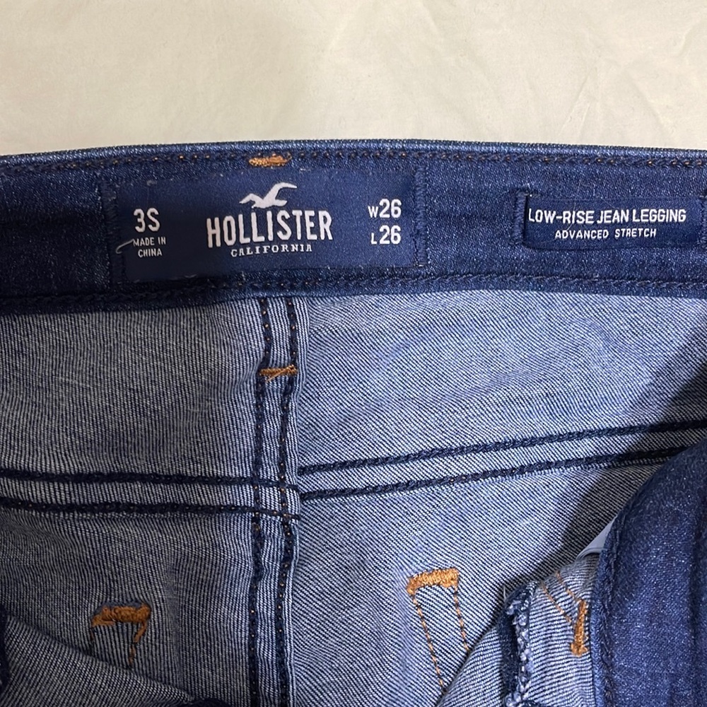 Like new. Hollister jeans